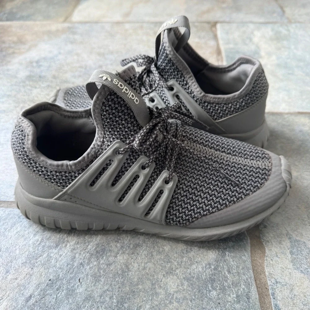 Adidas Tubular Radial S76022 Gray Knit Sneakers Women's US 4 / Kids 6‎